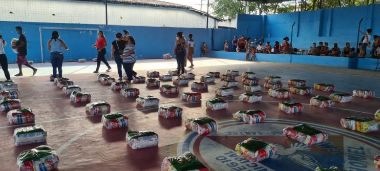 Itagimirim auxilia centenas de famílias com cestas básicas emergenciais 12