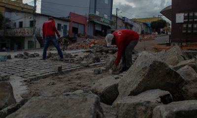 Prefeitura de Eunápolis inicia recuperação das vias públicas degradadas pelas fortes chuvas 30