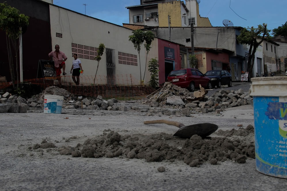 Prefeitura de Eunápolis inicia recuperação das vias públicas degradadas pelas fortes chuvas 6