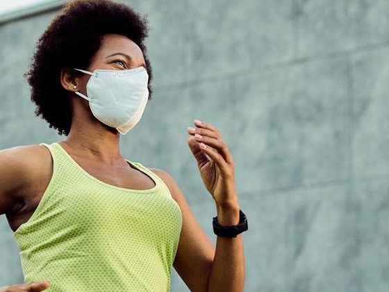 Usar máscara não afeta respiração em exercício físico, diz pesquisa 98