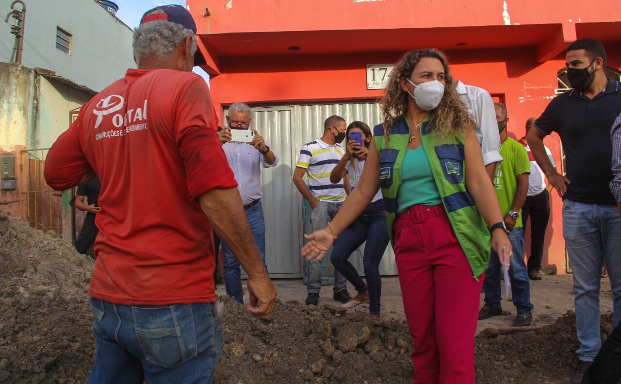 Obra de recuperação da Rua Jacarandá recebe visita técnica da prefeita Cordélia Torres 26