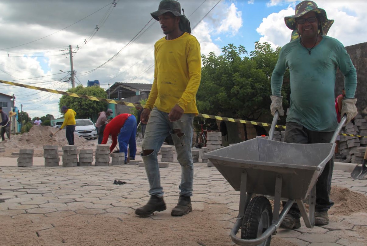 Está em fase de finalização obra de requalificação da Rua Paraíso no bairro Moisés Reis 7