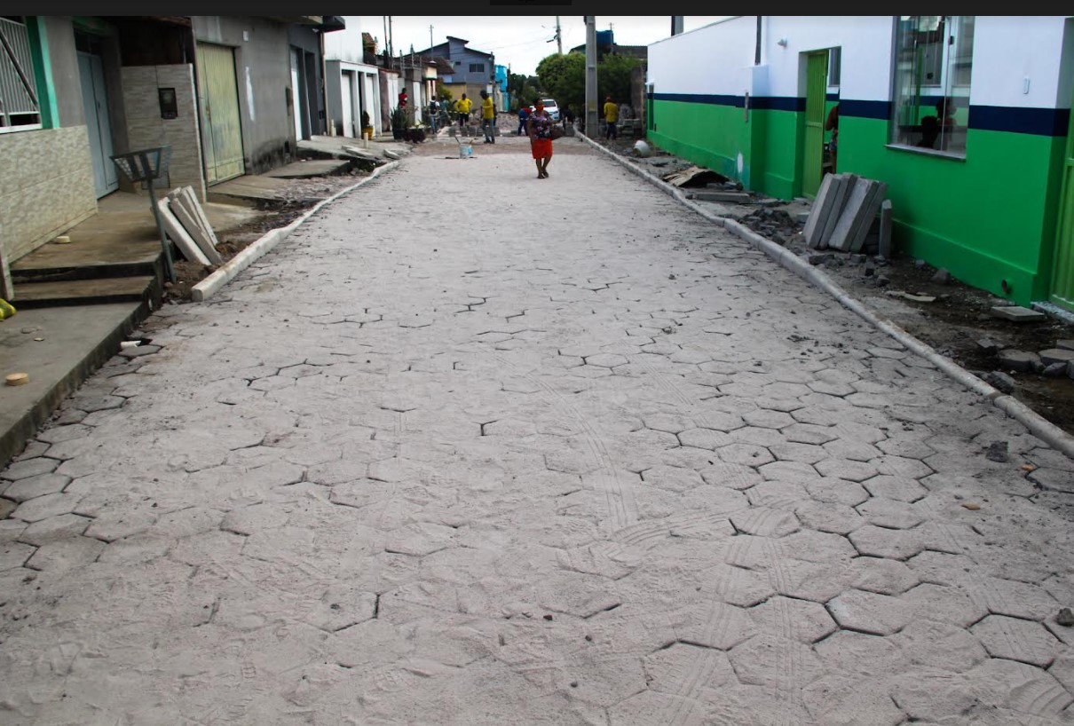 Está em fase de finalização obra de requalificação da Rua Paraíso no bairro Moisés Reis 5