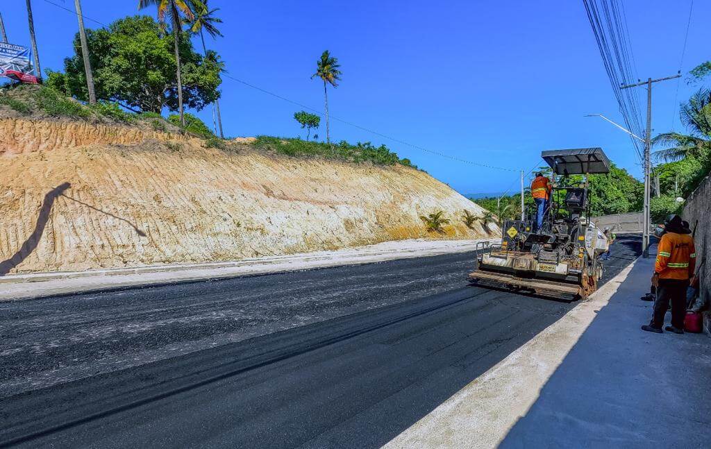 Porto Seguro: Ladeira do Xurupita recebeu asfalto 70