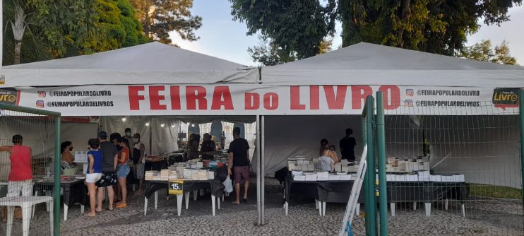 Apresentações culturais marcam finalização da Feira Popular do Livro nesta terça-feira Apresentações culturais marcam finalização da Feira Popular do Livro nesta terça-feira 4