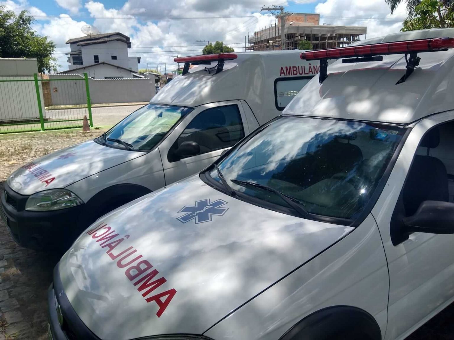 Saúde ganha reforço com aquisição de duas novas ambulâncias em Eunápolis Saúde ganha reforço com aquisição de duas novas ambulâncias em Eunápolis 12