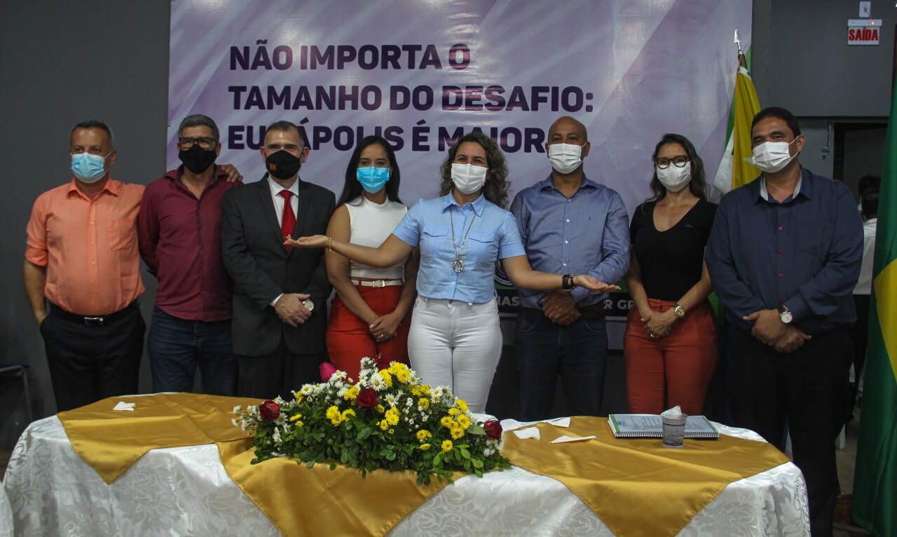 Reunião entre prefeita e secretariado anuncia reforma administrativa em Eunápolis 1