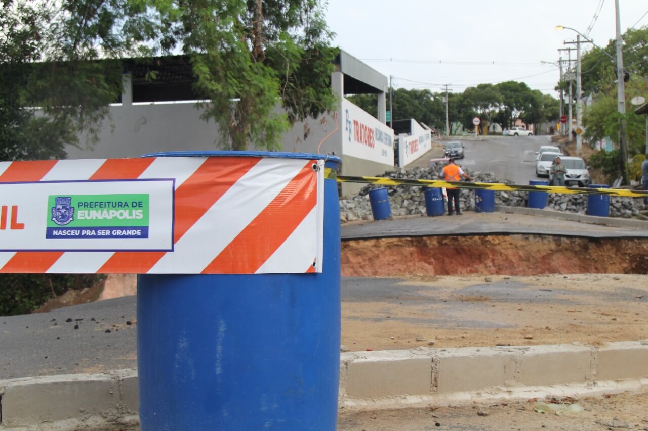 Ordem de serviço para recuperar Rua São Bartolomeu é assinada pela prefeita Cordélia Torres 64