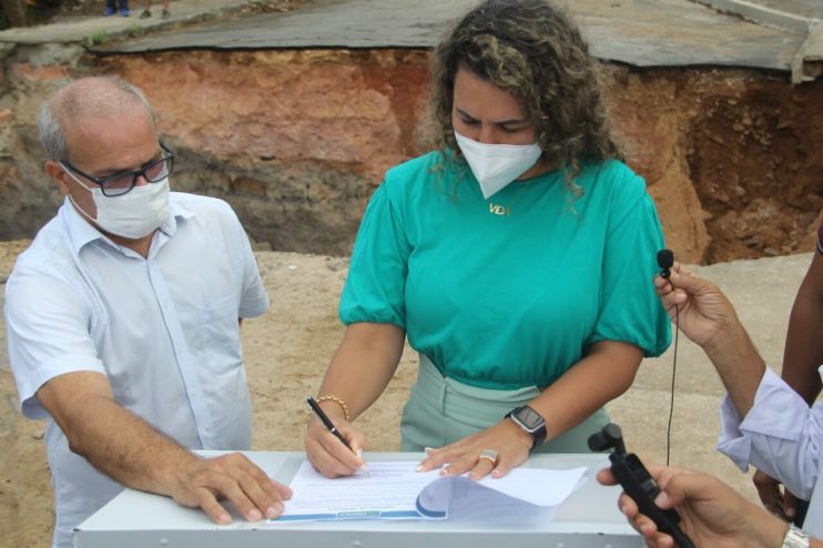 Ordem de serviço para recuperar Rua São Bartolomeu é assinada pela prefeita Cordélia Torres 10