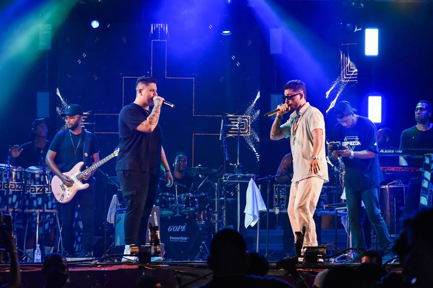 Rogerinho e Papazoni dão verdadeiro show na terceira noite do Porto Folia 8