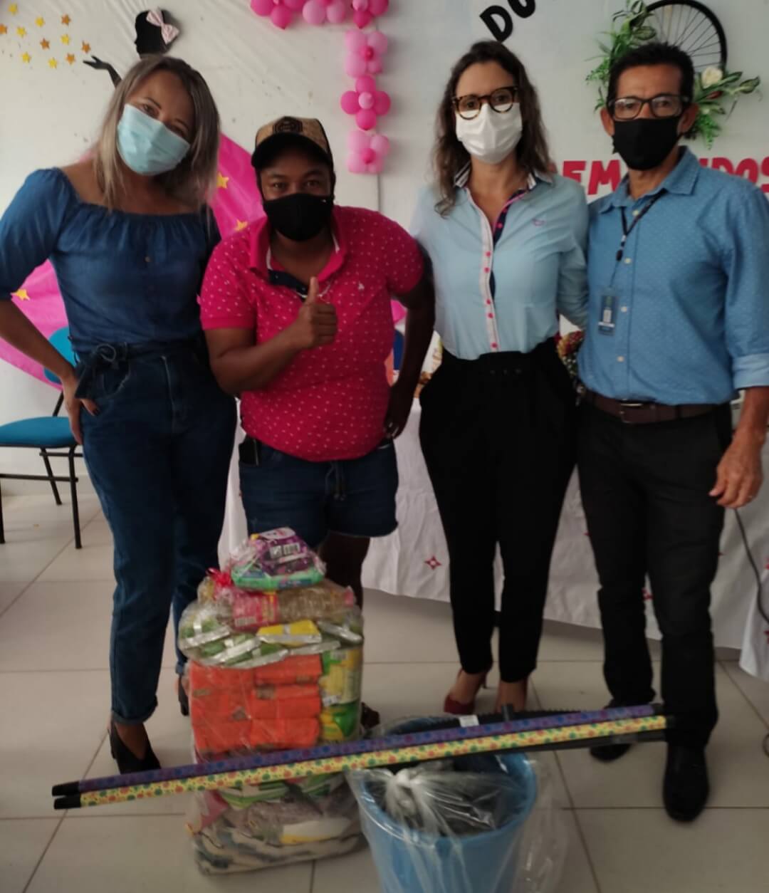 Secretaria de Assistência Social entrega cestas básicas e enxoval para famílias em vulnerabilidade 10