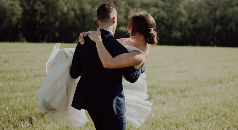 Padrinho 'rouba' noiva do amigo após confessar amor em discurso de casamento 5