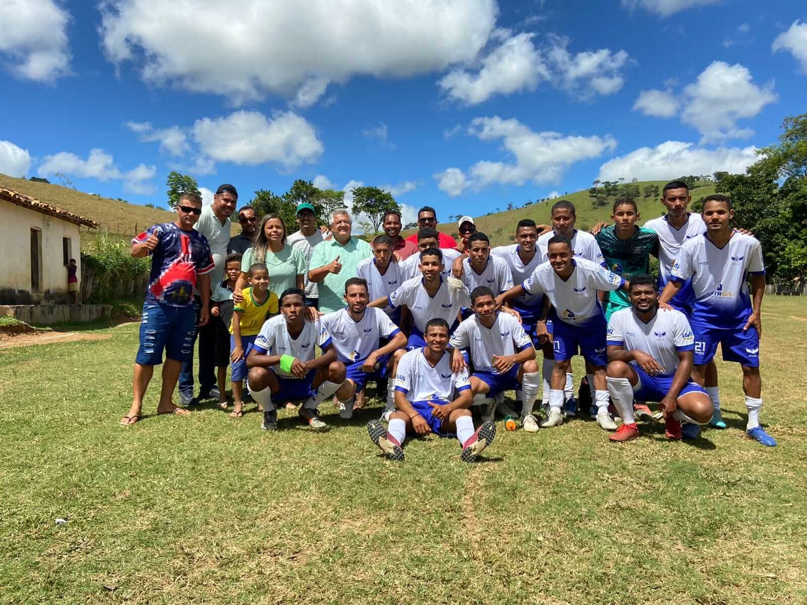 Prefeito Luizinho e deputado federal João Carlos Bacelar participam da inauguração da torre de telefonia celular no distrito de União Baiana 10
