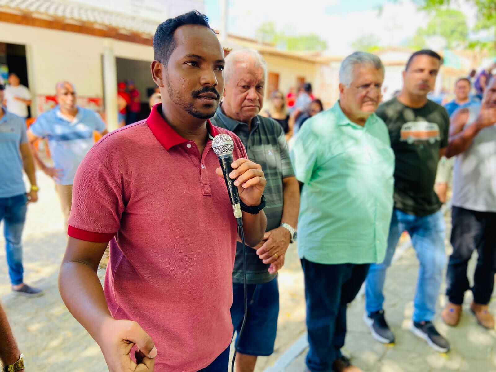 Prefeito Luizinho e deputado federal João Carlos Bacelar participam da inauguração da torre de telefonia celular no distrito de União Baiana 5