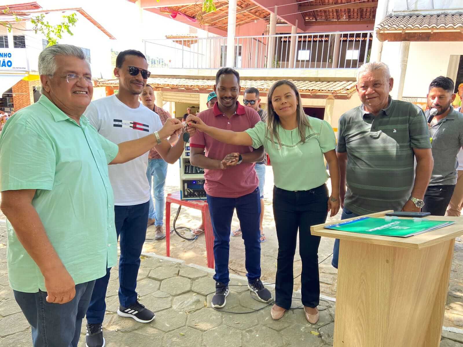 Prefeito Luizinho e deputado federal João Carlos Bacelar participam da inauguração da torre de telefonia celular no distrito de União Baiana 8