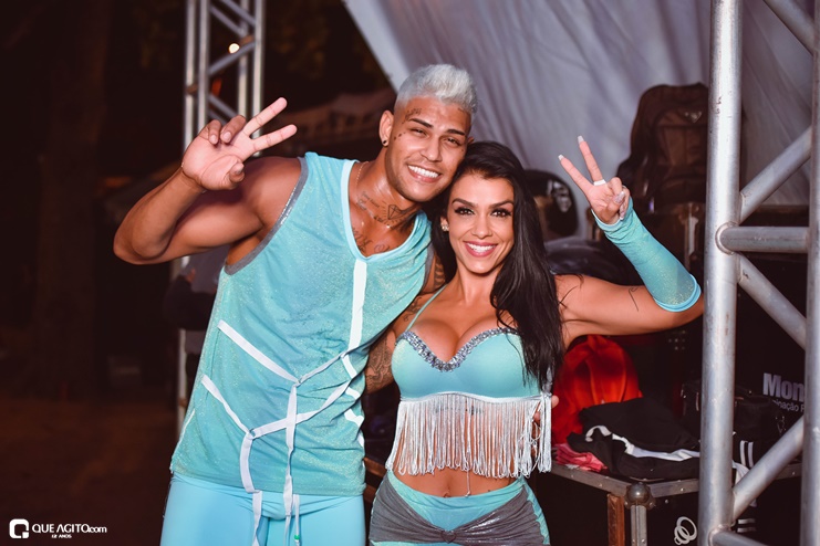 Léo Santana e DJ Abigail encerram com chave de ouro a Santa Festa 75
