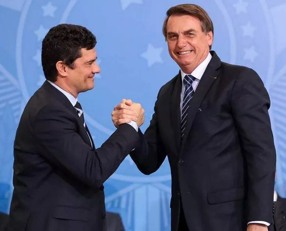"Nunca briguei com Sérgio Moro. Ele que pediu pra sair", diz Bolsonaro em entrevista à TV Aratu; assista 7