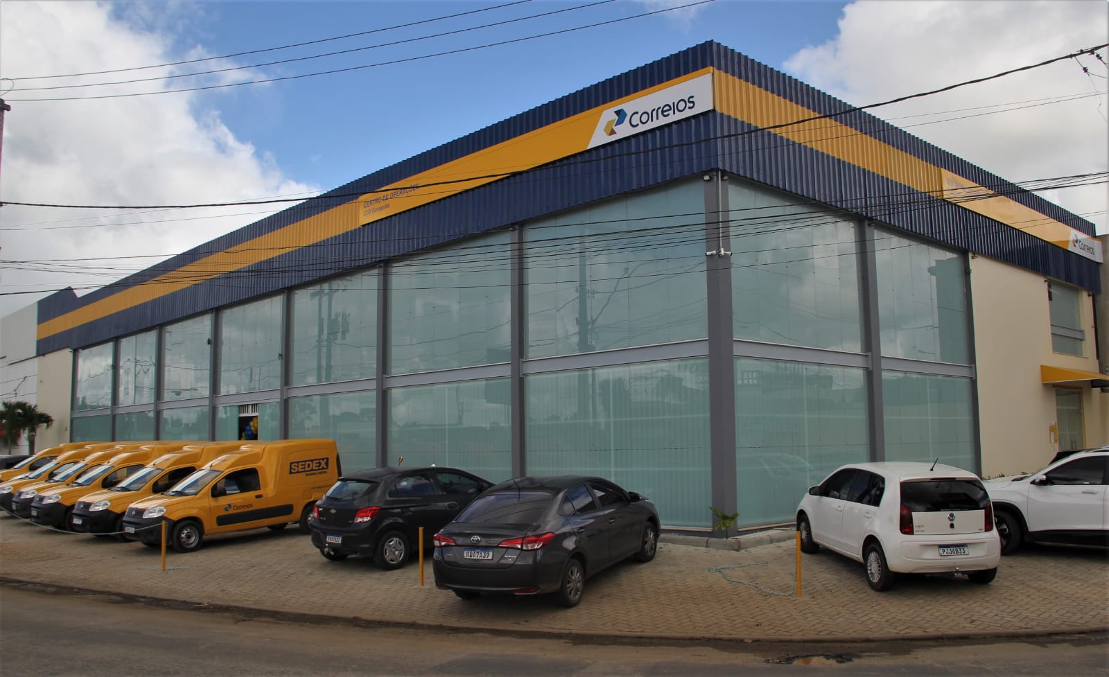 Gestão municipal prestigia reinauguração do Complexo Operacional dos Correios em Eunápolis 16