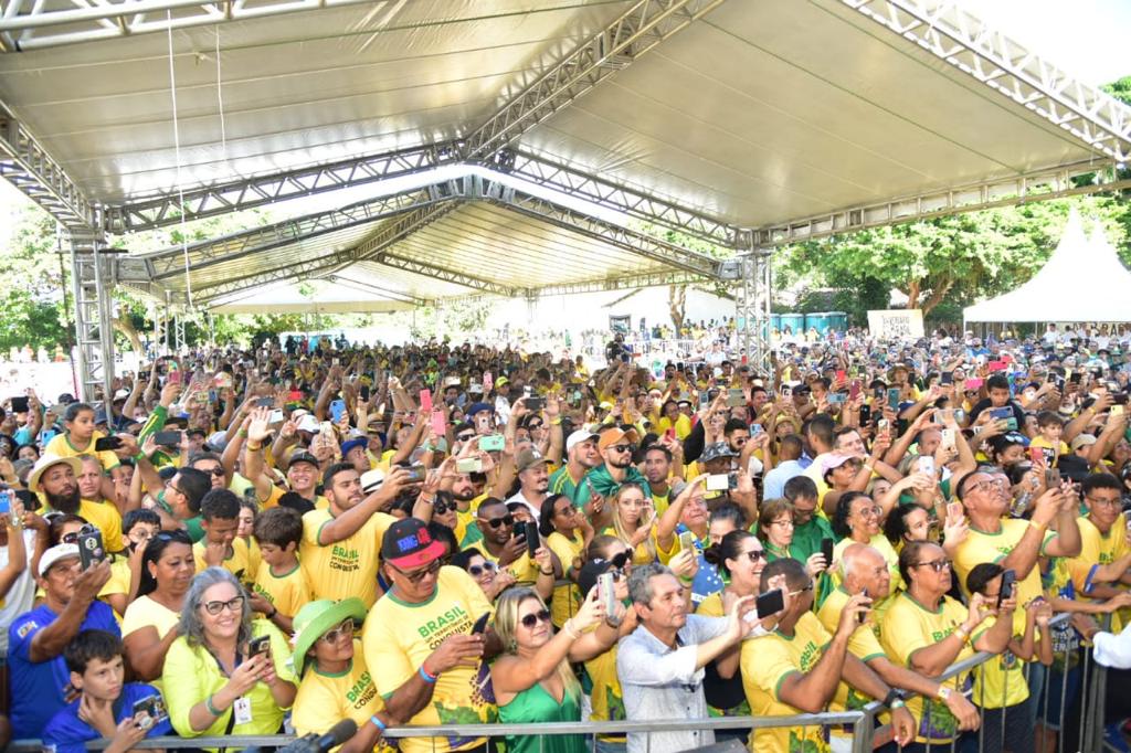 Prefeito Jânio Natal recebe Bolsonaro na celebração do Aniversário do Brasil em Porto Seguro 100