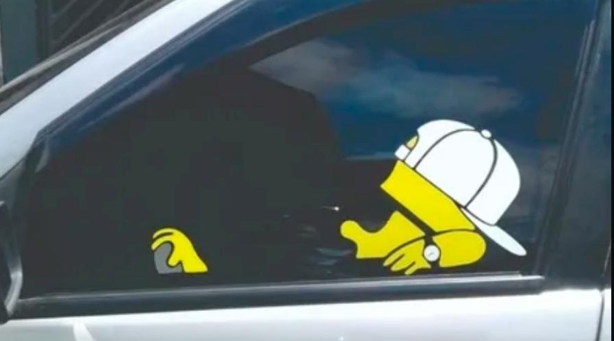 Adesivo dos Simpsons: porque nova moda nos carros é perigosa e ilegal 1