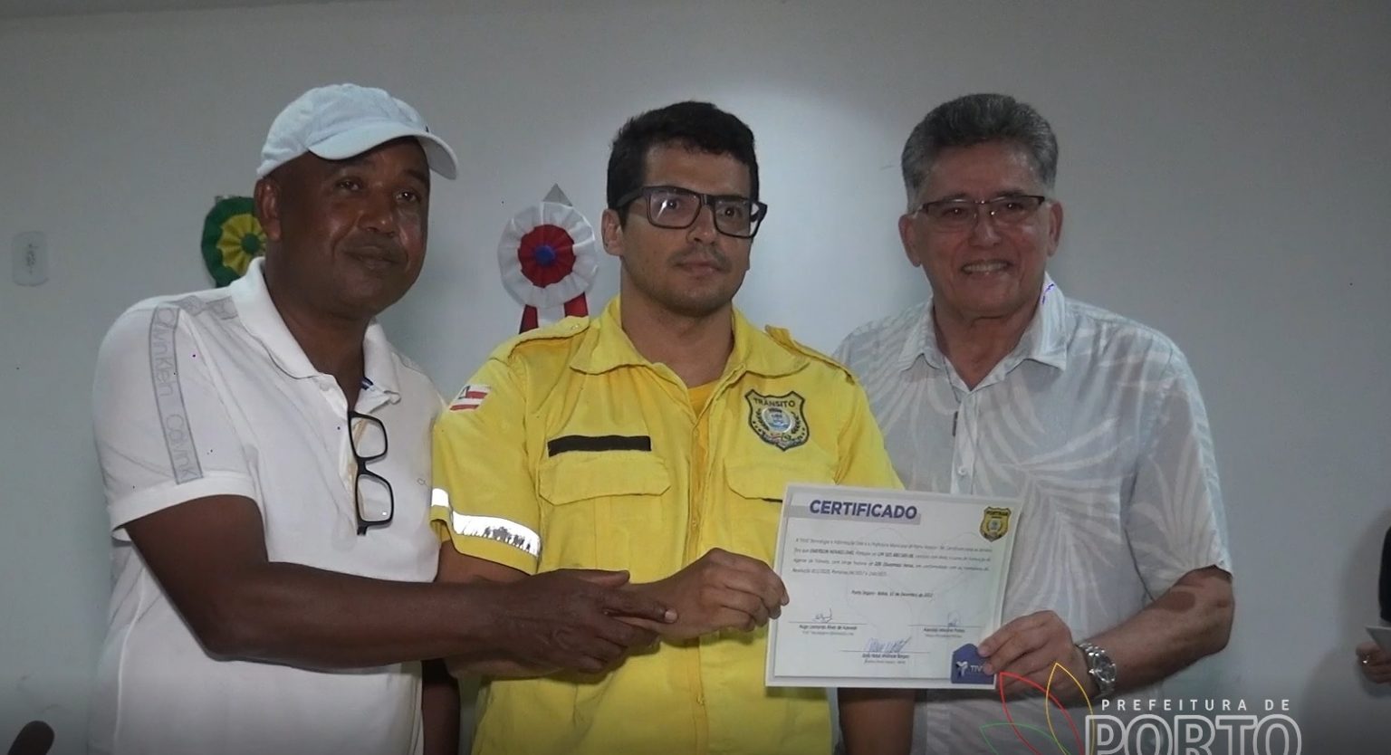 Agentes de trânsito concluem curso oferecido pela Prefeitura de Porto Seguro Agentes de trânsito concluem curso oferecido pela Prefeitura de Porto Seguro 6