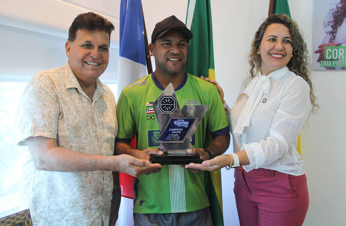 Prata da casa: campeão brasileiro de futmesa é recebido pela prefeita de Eunápolis 13