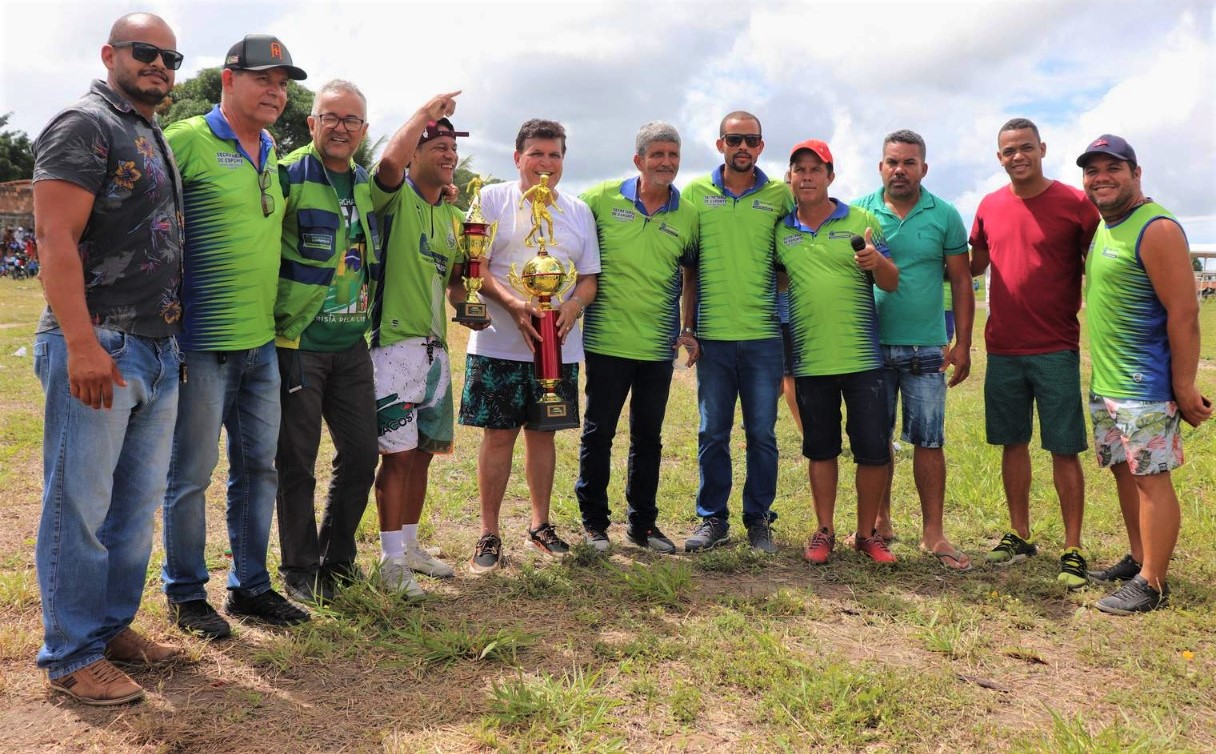 Prefeitura de Eunápolis resgata tradicional torneio de futebol Caixeiral 43