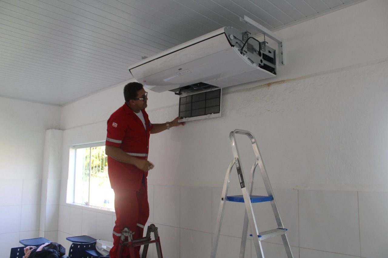 Escolas de Eunápolis são climatizadas com instalação de ar-condicionado 16