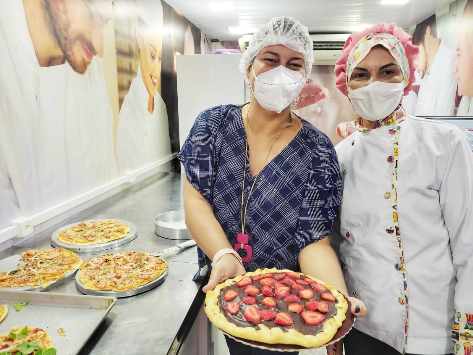 Prefeitura de Eunápolis conclui curso de pizzaria para moradores do Parque da Renovação 5