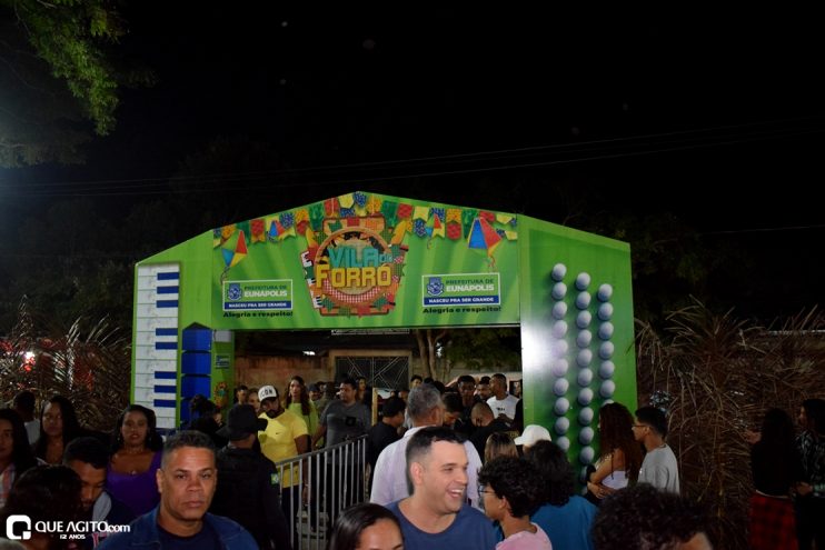 Banda Raneychas anima Vila do Forró com show em três circuitos em Eunápolis 69