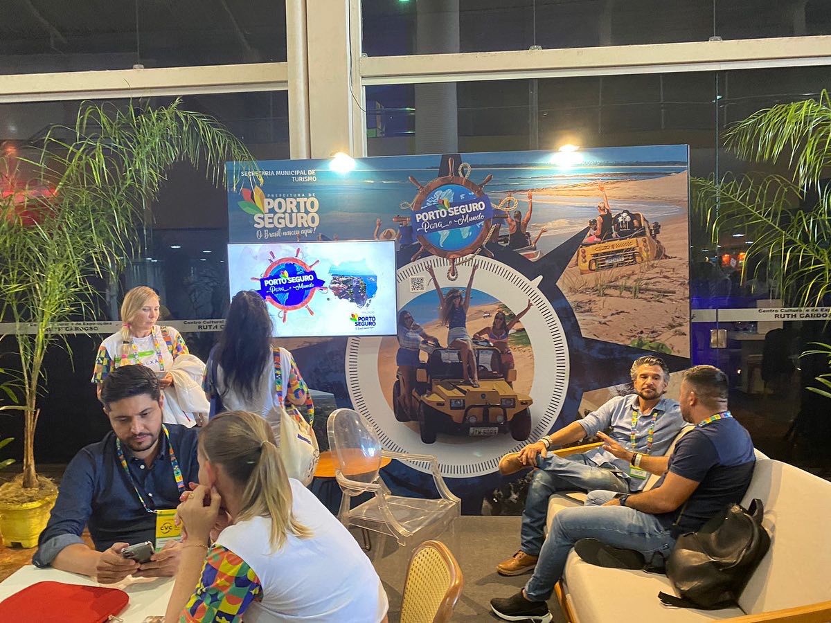 Porto Seguro Para o Mundo apresenta volta do São João na Convenção de Vendas CVC 7