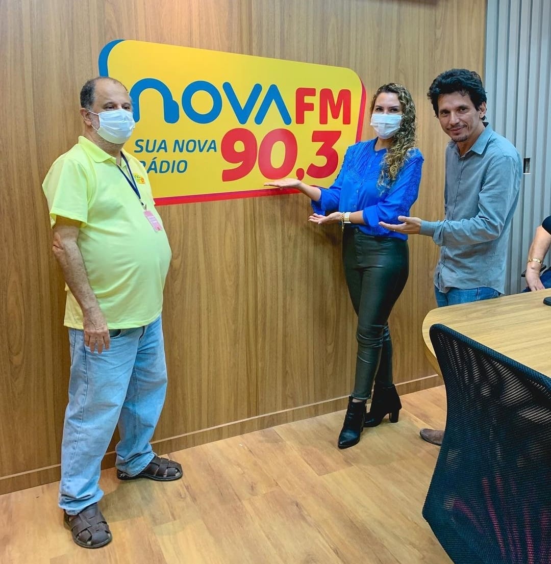 Rádio Nova FM recebe visita da prefeita Cordélia Torres e do secretário Paulo Dapé 6