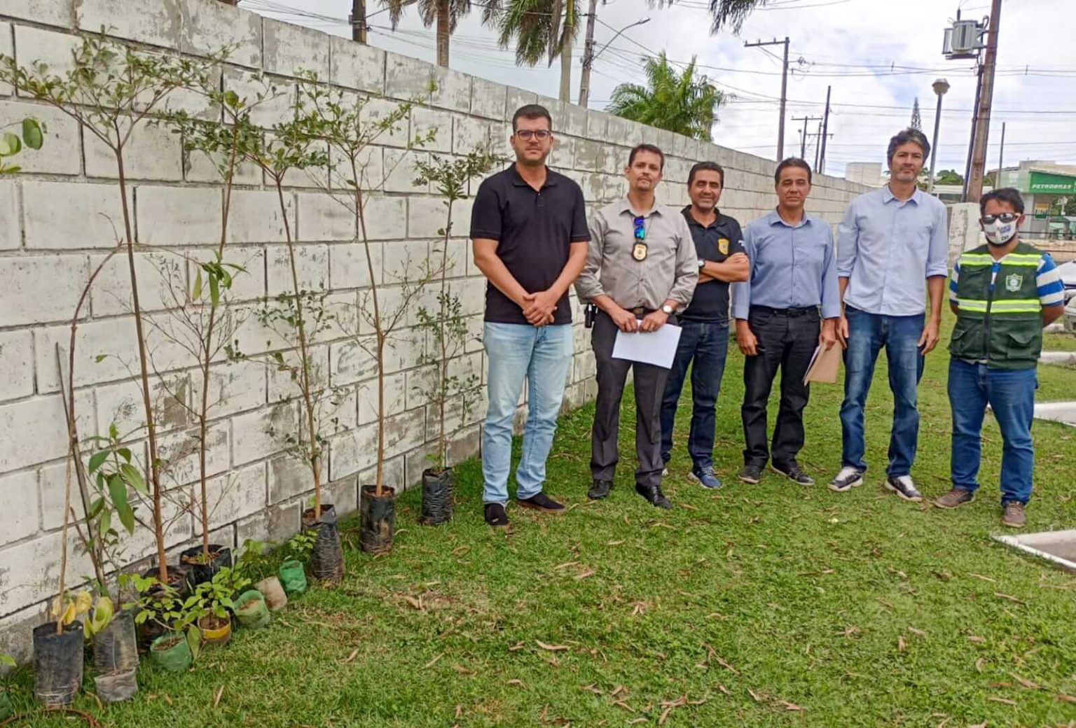 Secretaria de Meio Ambiente e Causa Animal apoia arborização na DISEP Secretaria de Meio Ambiente e Causa Animal apoia arborização na DISEP 12