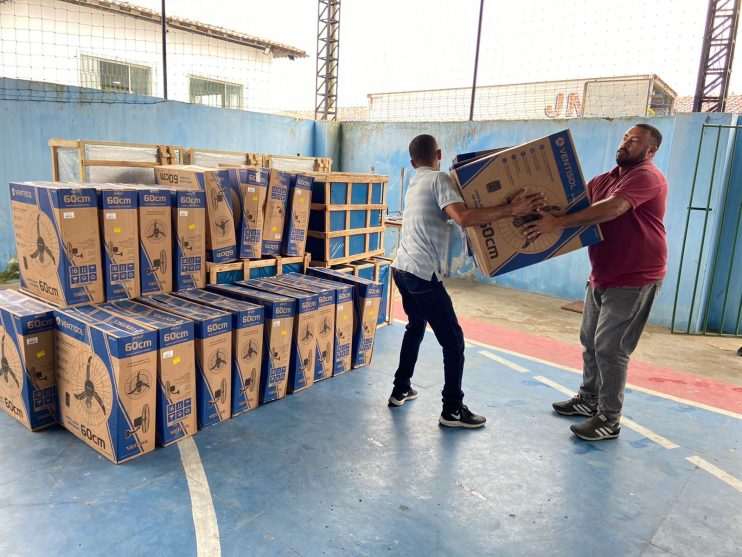 WhatsApp Image 2022-07-23 at 12.20.02 Novos tempos para a educação. Prefeito Luizinho entrega equipamentos novos e modernos para as escolas municipais 18