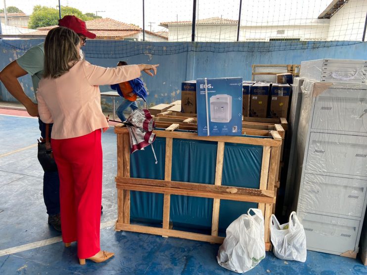 WhatsApp Image 2022-07-23 at 12.20.04 (1) Novos tempos para a educação. Prefeito Luizinho entrega equipamentos novos e modernos para as escolas municipais 11