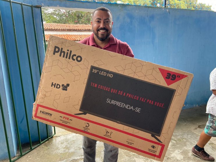 WhatsApp Image 2022-07-23 at 12.20.05 (1) Novos tempos para a educação. Prefeito Luizinho entrega equipamentos novos e modernos para as escolas municipais 6