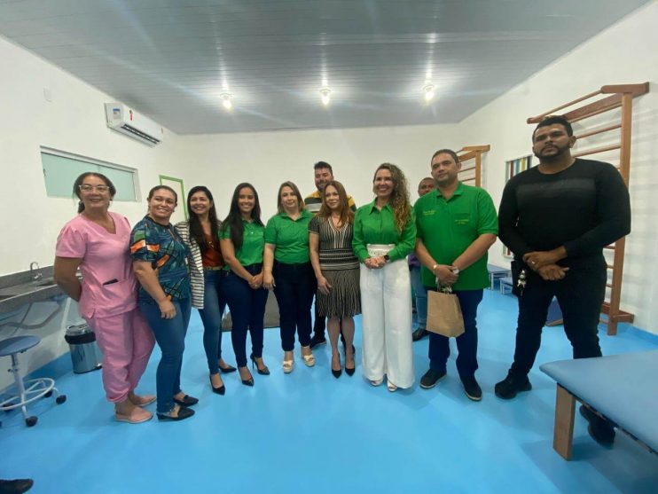Prefeita Cordelia Torres inaugura moderno Centro de Especialidades em Saúde em Eunápolis 13