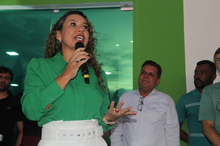 Prefeita Cordelia Torres inaugura moderno Centro de Especialidades em Saúde em Eunápolis 15