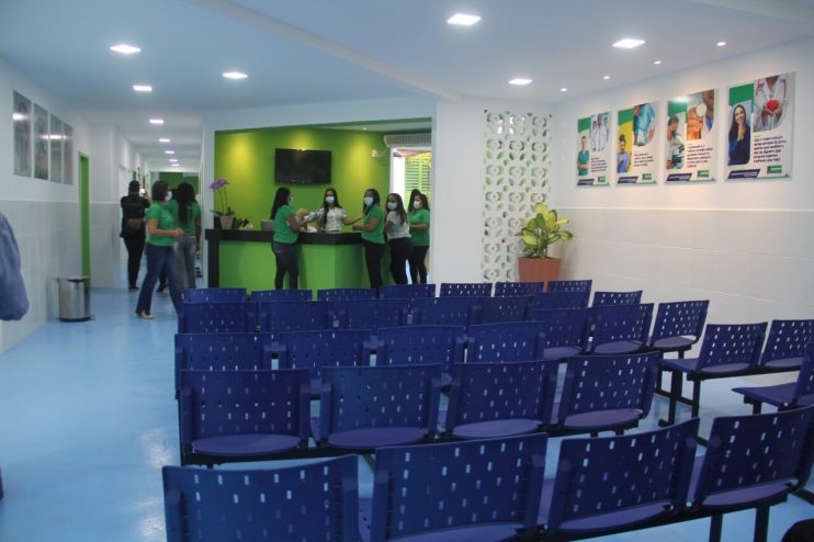 Prefeita Cordelia Torres inaugura moderno Centro de Especialidades em Saúde em Eunápolis 37