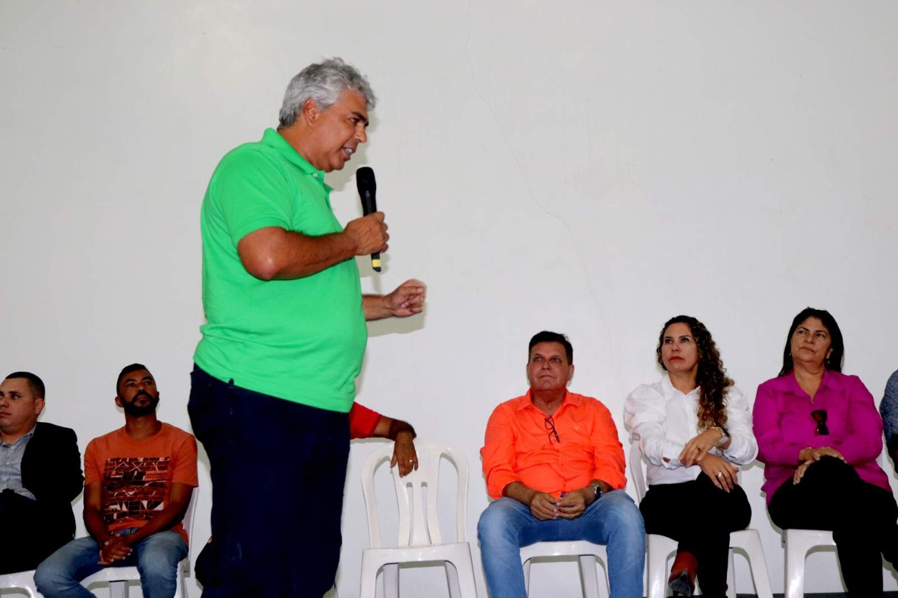 Pré-candidato a deputado estadual Robinho é recepcionado por multidão em Eunápolis 9