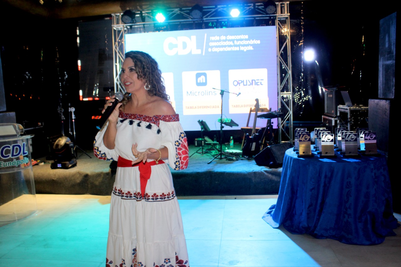 Prefeita Cordélia Torres participa da comemoração aos 40 anos da CDL em Eunápolis 11
