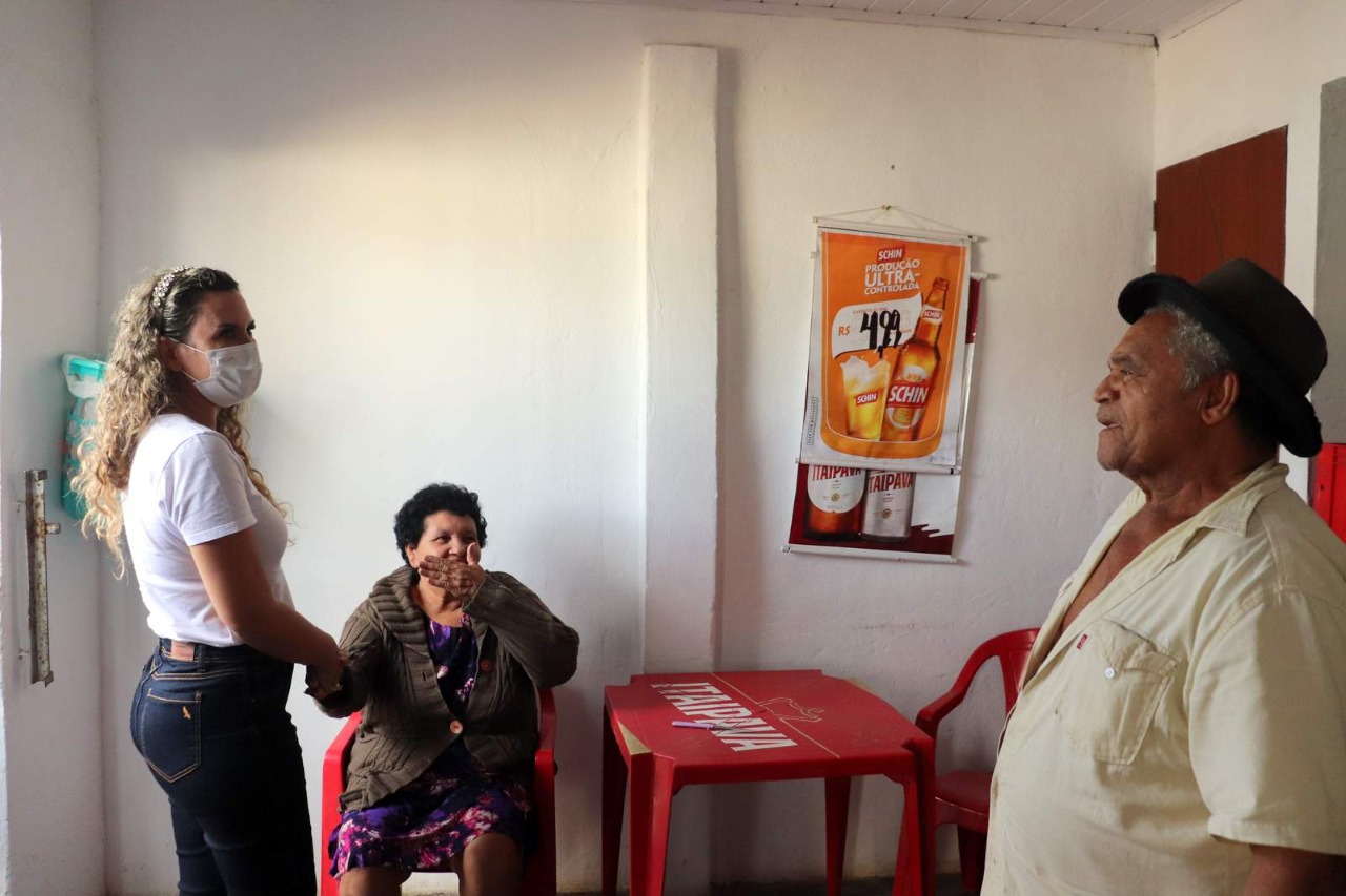 Prefeita Cordélia Torres visita obras de saúde e infraestrutura no bairro Pequi 9