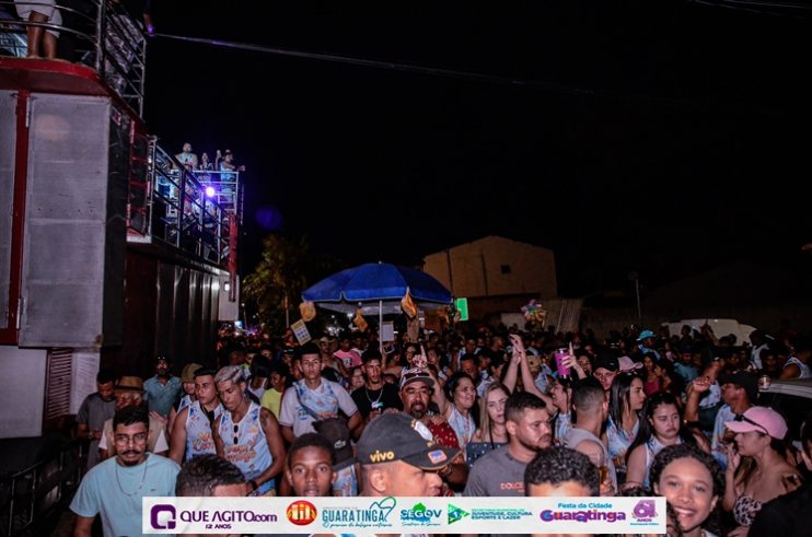 De cima do trio elétrico, Katrina e Jarley Rosa puxam multidão no tradicional arrastão 107