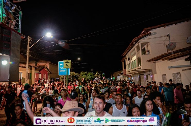 De cima do trio elétrico, Katrina e Jarley Rosa puxam multidão no tradicional arrastão 109