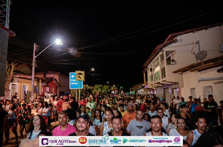 De cima do trio elétrico, Katrina e Jarley Rosa puxam multidão no tradicional arrastão 111