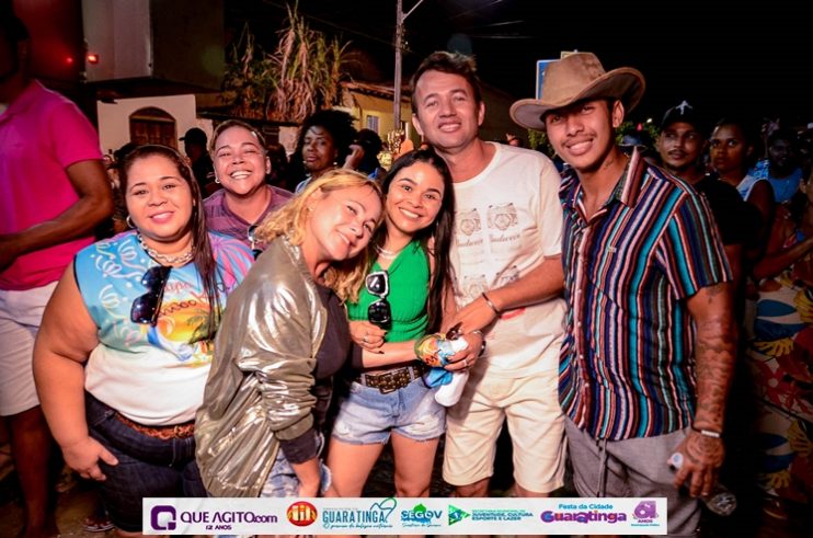 De cima do trio elétrico, Katrina e Jarley Rosa puxam multidão no tradicional arrastão 113