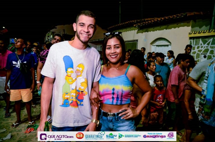 De cima do trio elétrico, Katrina e Jarley Rosa puxam multidão no tradicional arrastão 115