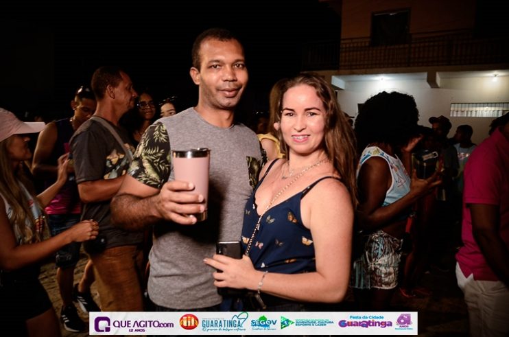 De cima do trio elétrico, Katrina e Jarley Rosa puxam multidão no tradicional arrastão 125