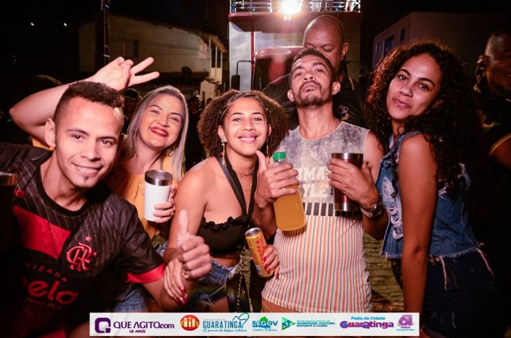 De cima do trio elétrico, Katrina e Jarley Rosa puxam multidão no tradicional arrastão 126