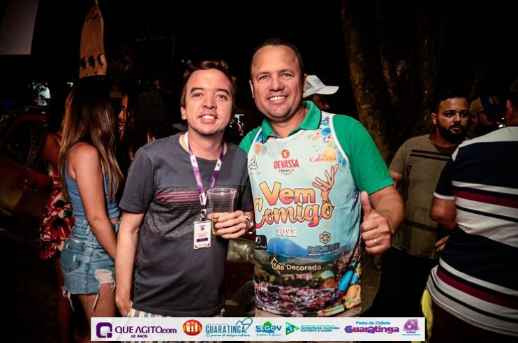 De cima do trio elétrico, Katrina e Jarley Rosa puxam multidão no tradicional arrastão 128